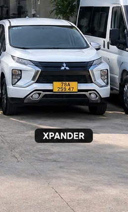 Xe 7 chỗ Mitsubishi Xpander màu trắng đời mới phục vụ taxi Tuy Hòa Tây Hòa
